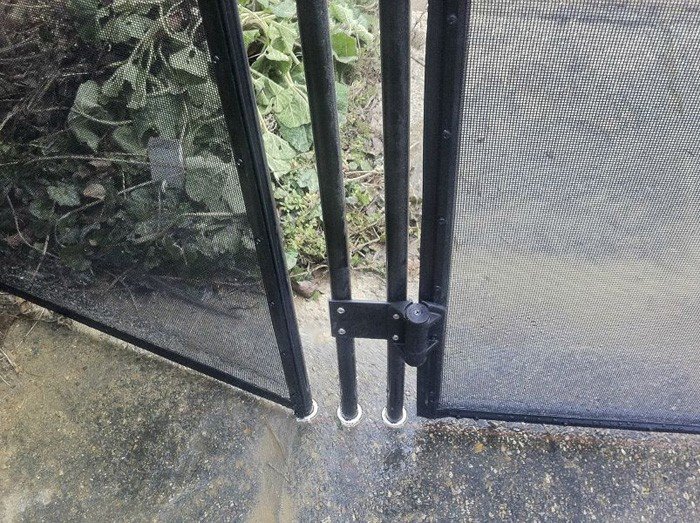temporary swimming safety pool gate 5